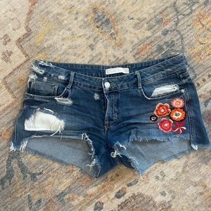 Zara low rise Jean shorts